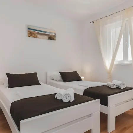 Apartment By The Sea - 18433 Molat