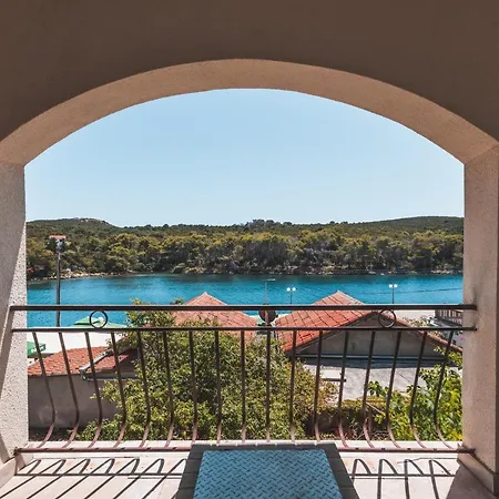 By The Sea - 18433 Molat