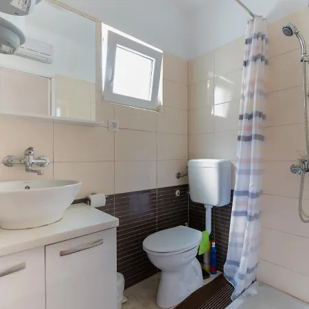 By The Sea - 18433 Molat