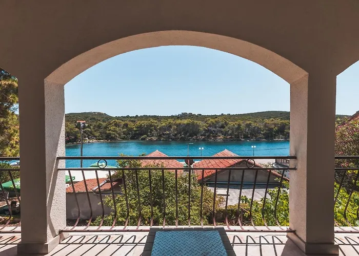 By The Sea - 18433 Molat